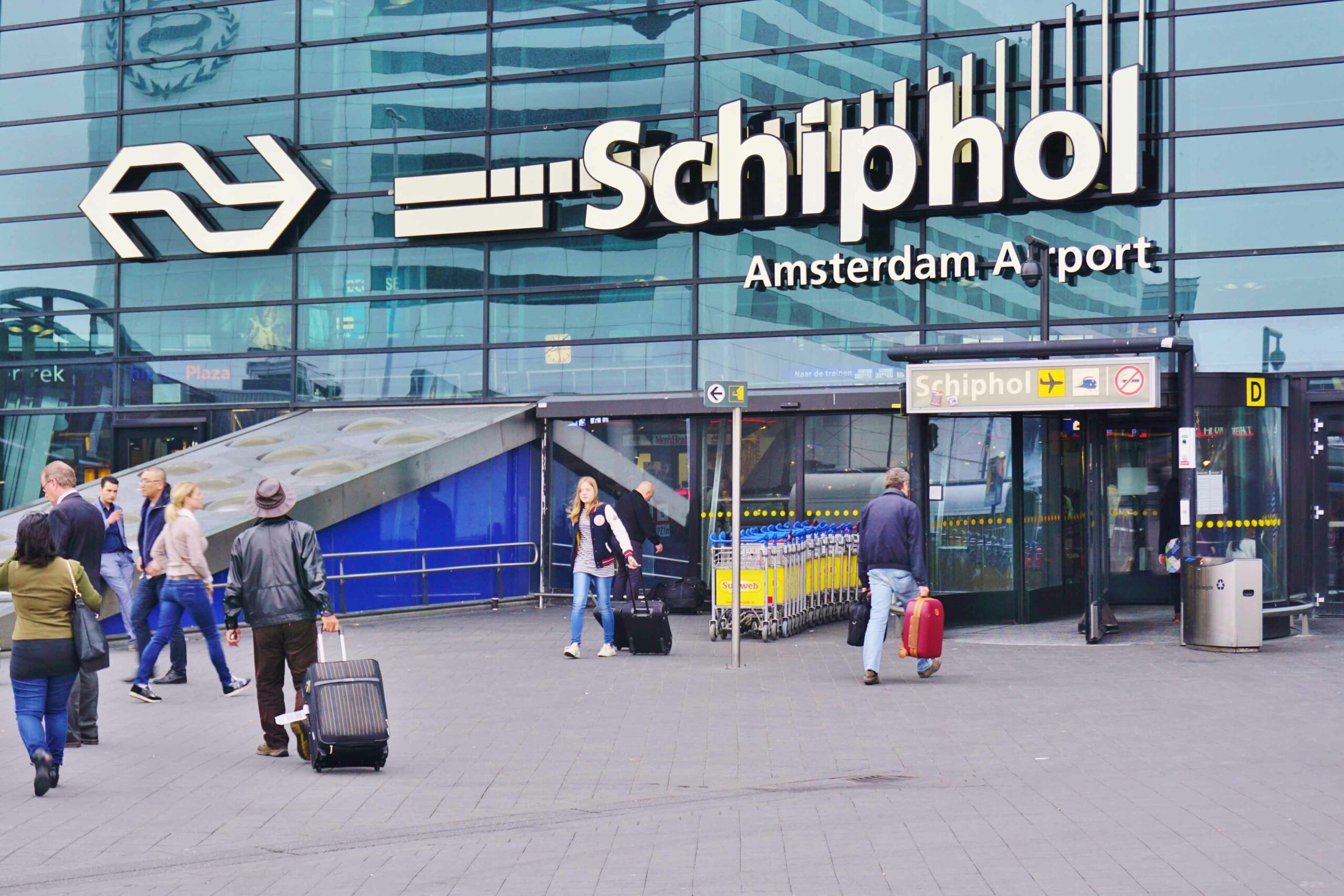Amsterdam Schiphol April flights still 65% down compared with 2019 Atlas Logistic NEtwork