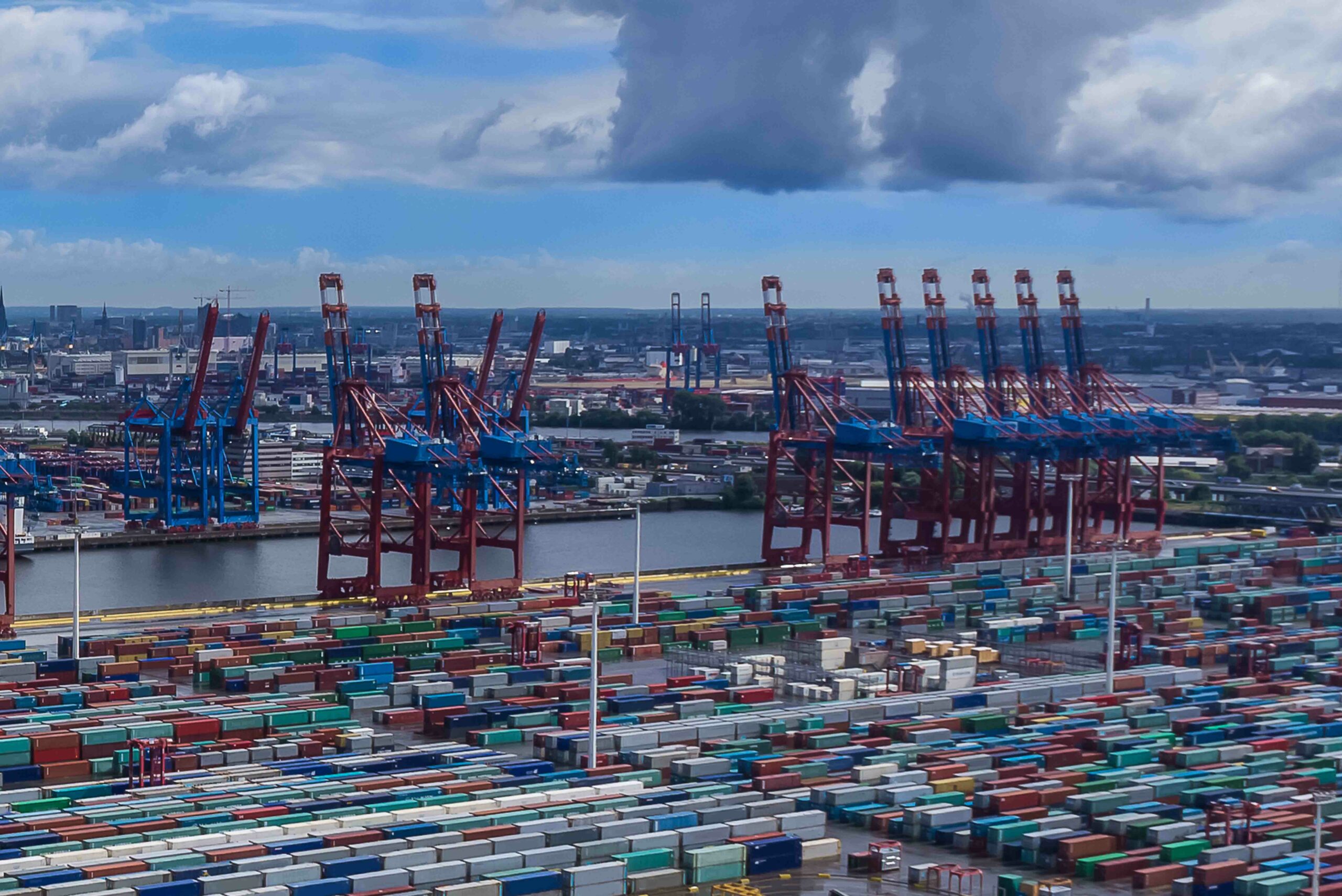 COSCO increase their stake in Hamburg container terminal by 33% Atlas Logistic NEtwork