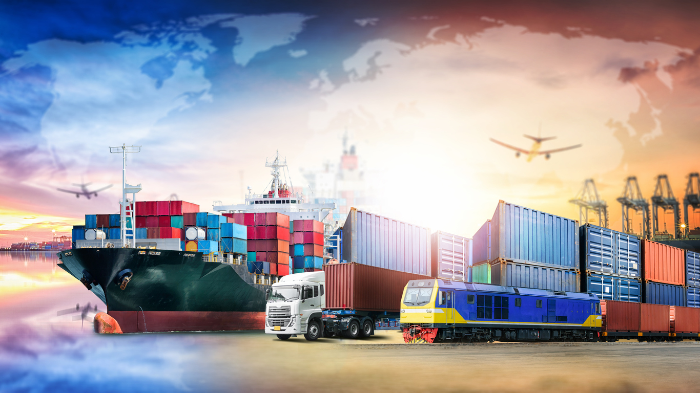 Launching a Cargo Services Business in UAE: A Comprehensive Guide